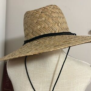 STRAW HAT